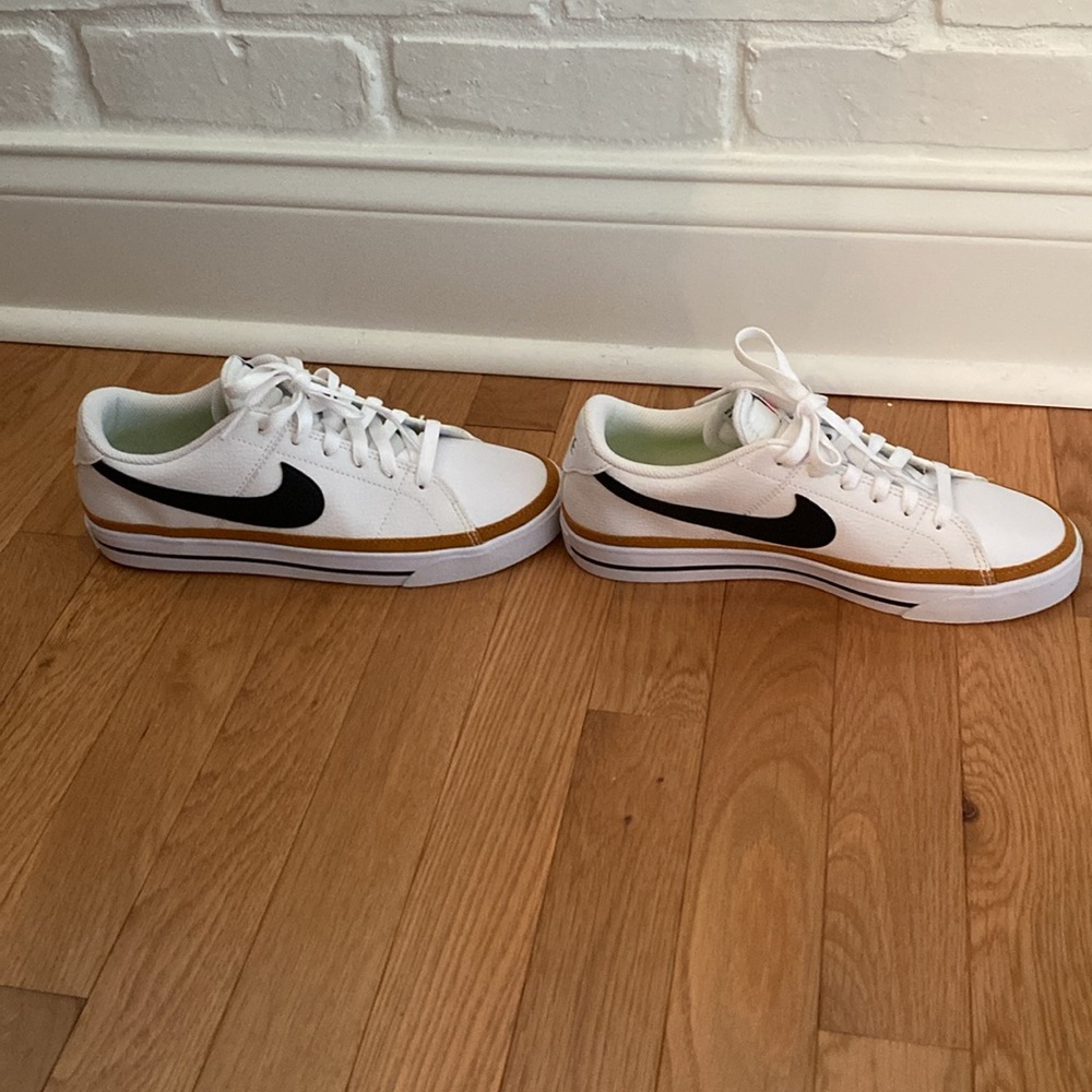 Women’s Nike White, Tan, and Black Sneakers - 8 - Picture 4 of 11